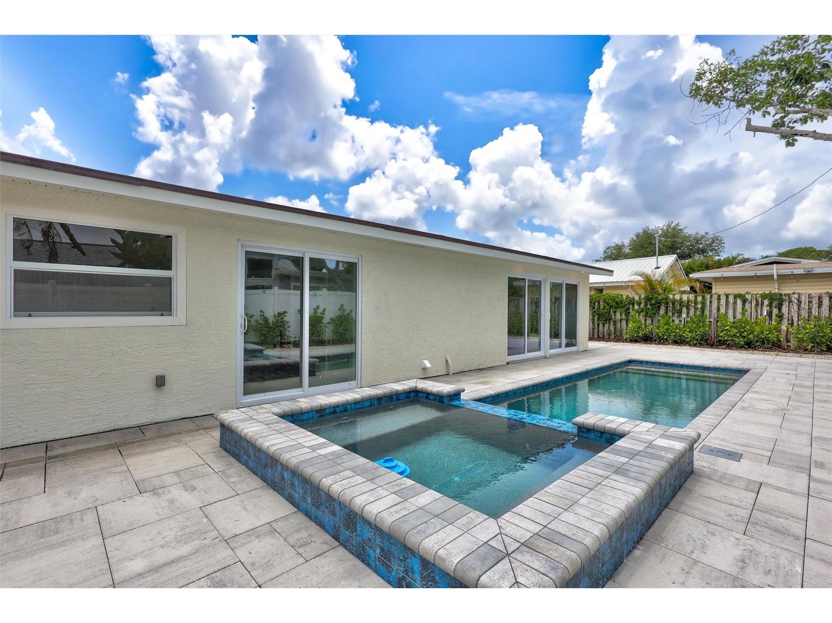 2647 Sydelle Street Sarasota FL 34237 A4695270 image38