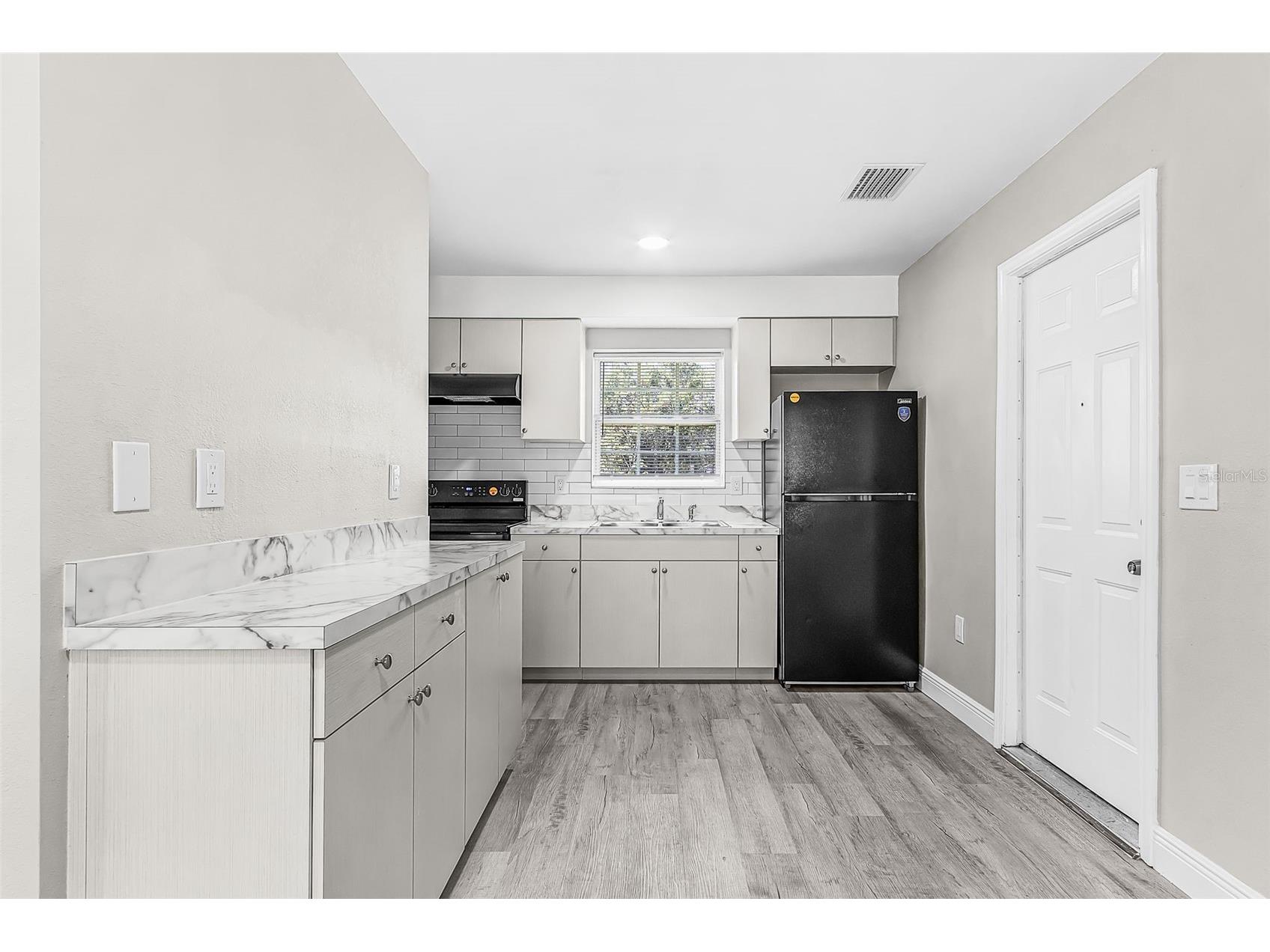 2648 Michigan Avenue Fort Myers FL 33916 C7526303 image23