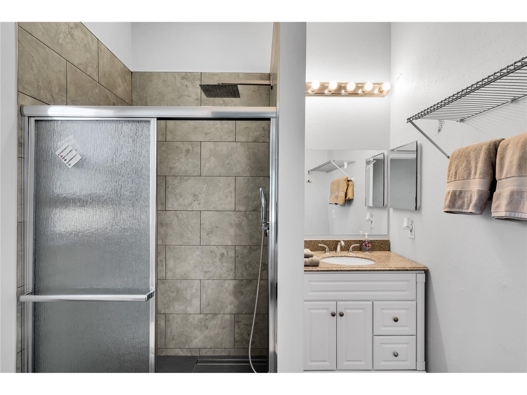 2648 Nassau Street Sarasota FL 34231 A4684827 image15
