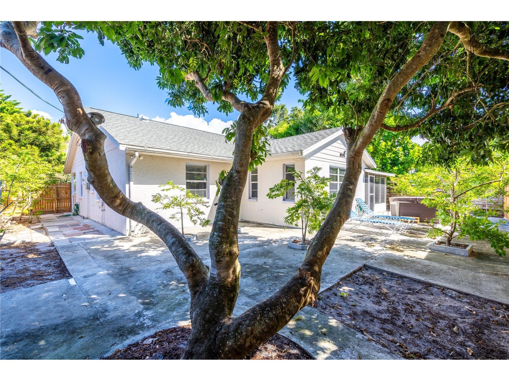 2648 Nassau Street Sarasota FL 34231 A4684827 image26
