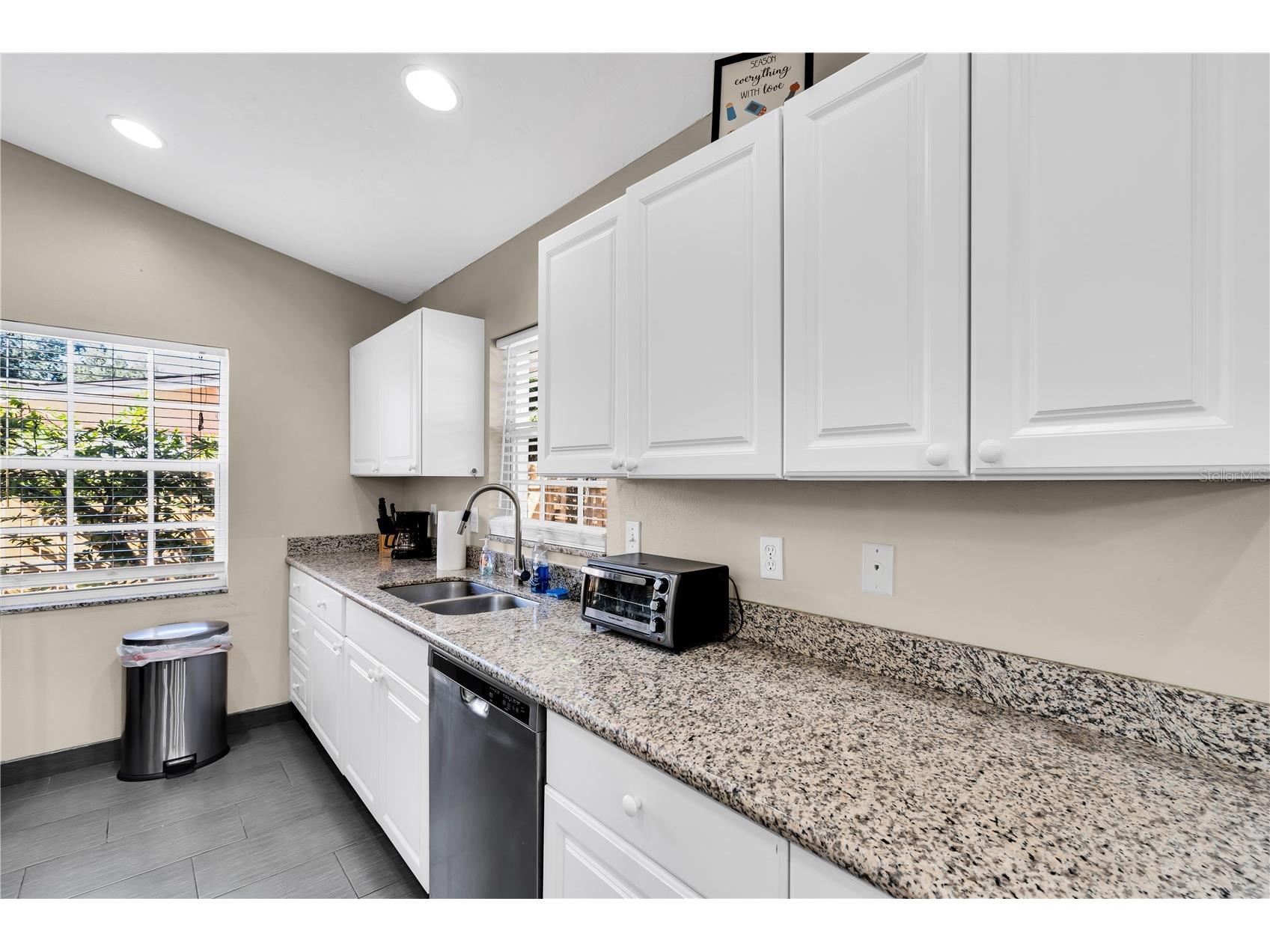 2648 Nassau Street Sarasota FL 34231 A4684827 image7