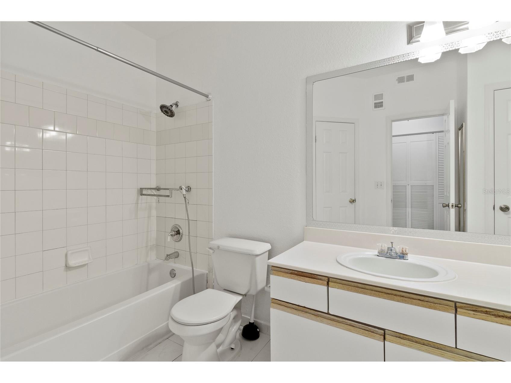 2648 Robert Trent Jones Drive #223 Orlando FL 32835 O6421597 image12