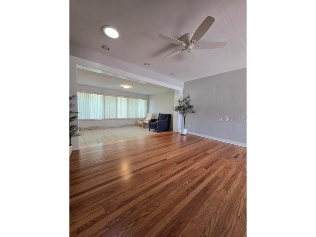 265 Mateo Way NE Saint Petersburg FL 33704 TB8462424 image5