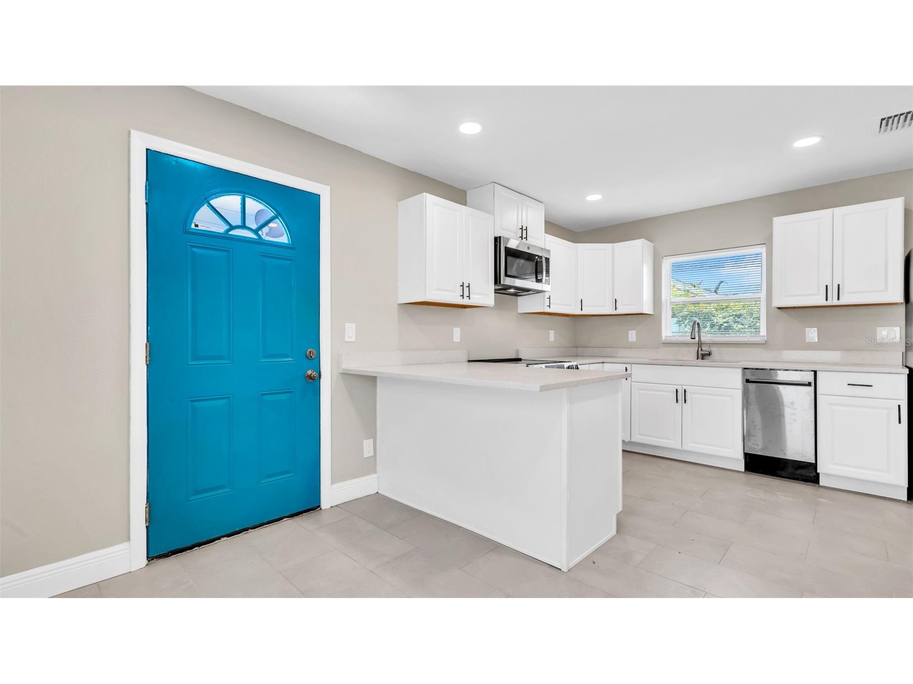 2651 1/2 2nd Avenue S Saint Petersburg FL 33712 TB8506455 image4