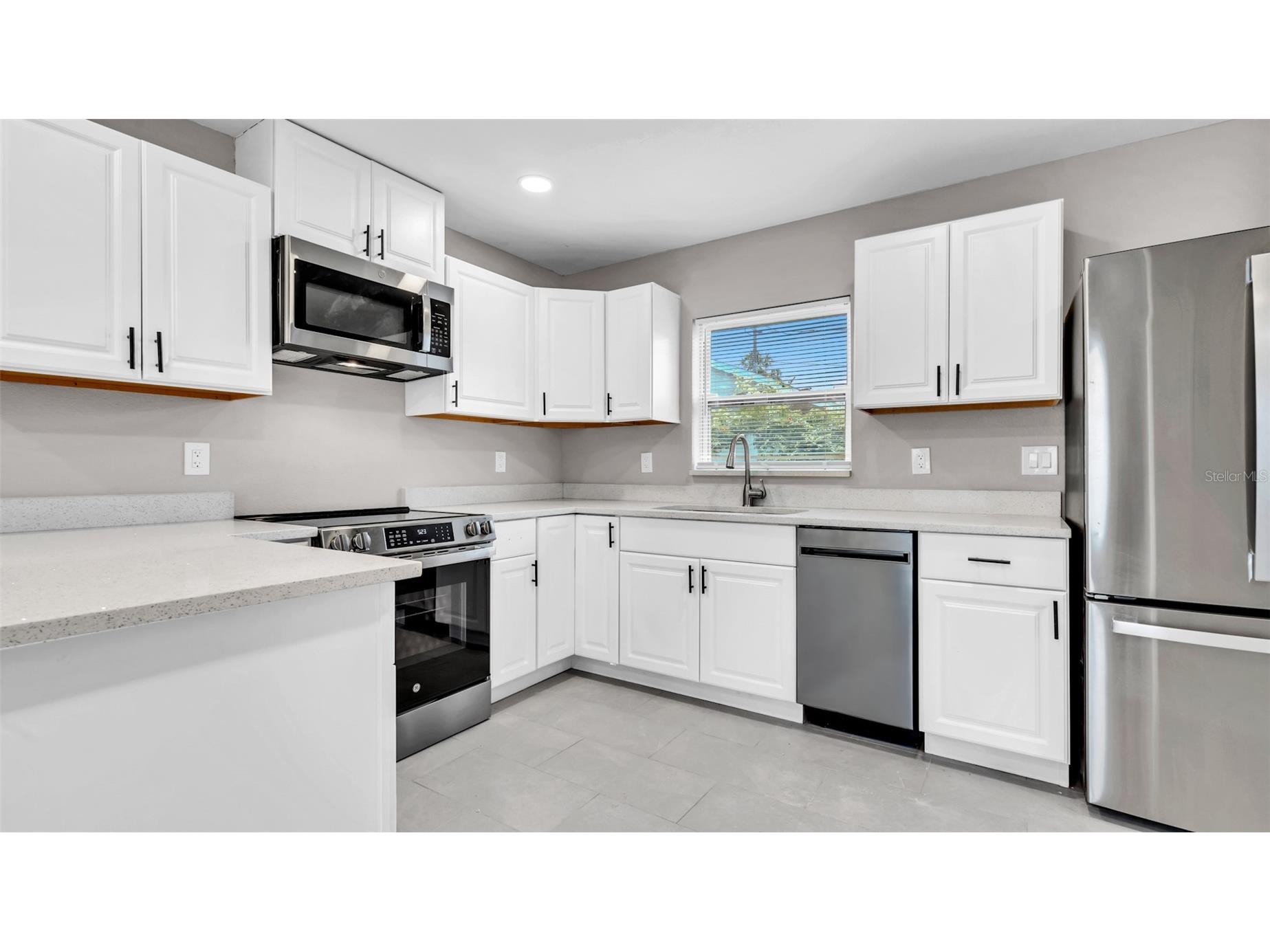 2651 1/2 2nd Avenue S Saint Petersburg FL 33712 TB8506455 image7