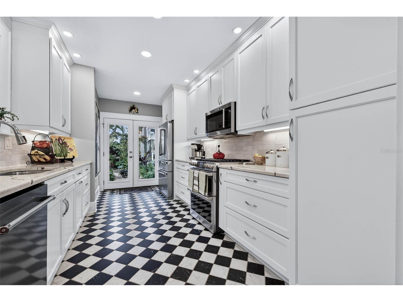2651 3rd Avenue N Saint Petersburg FL 33713 TB8492777 image14