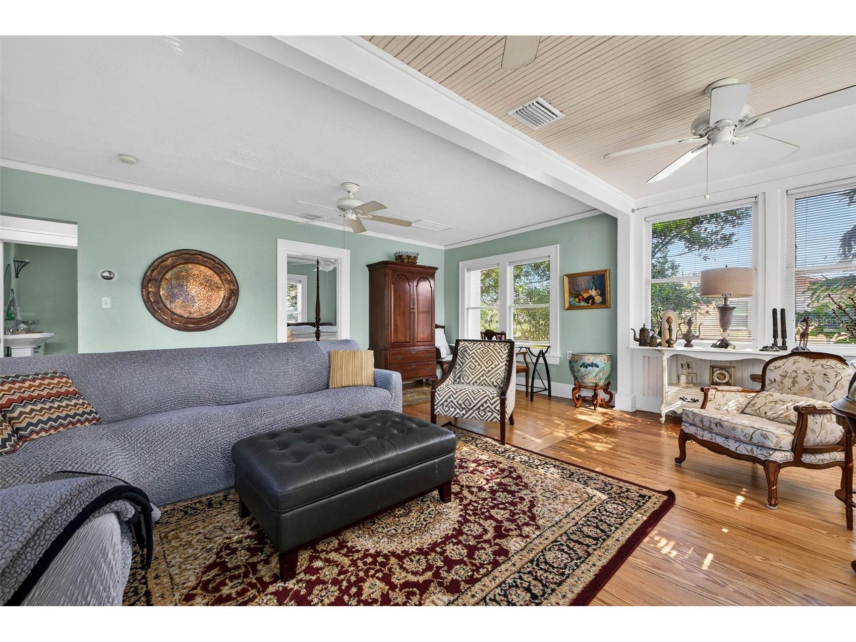 2651 3rd Avenue N Saint Petersburg FL 33713 TB8492777 image42