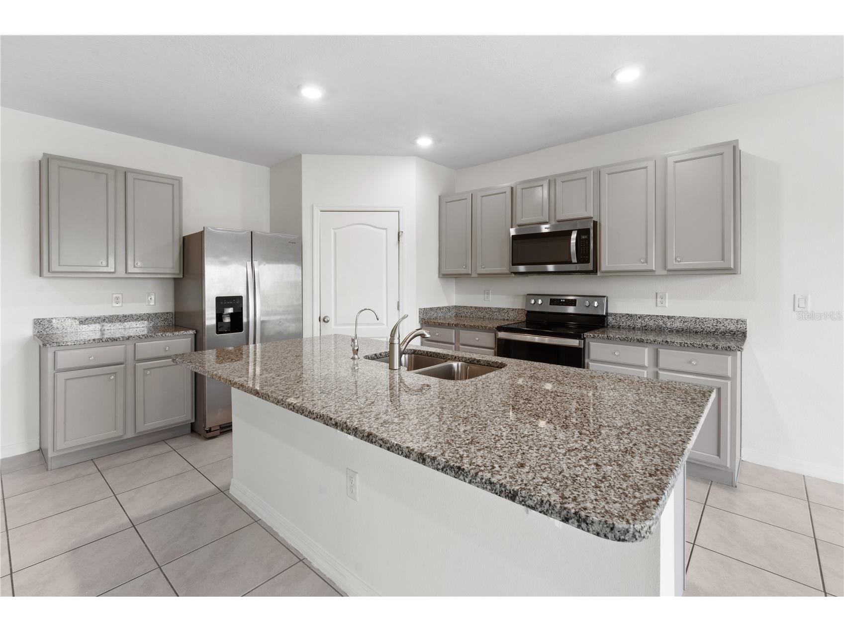 2651 Grandbury Grove Road Lakeland FL 33811 L4958127 image3