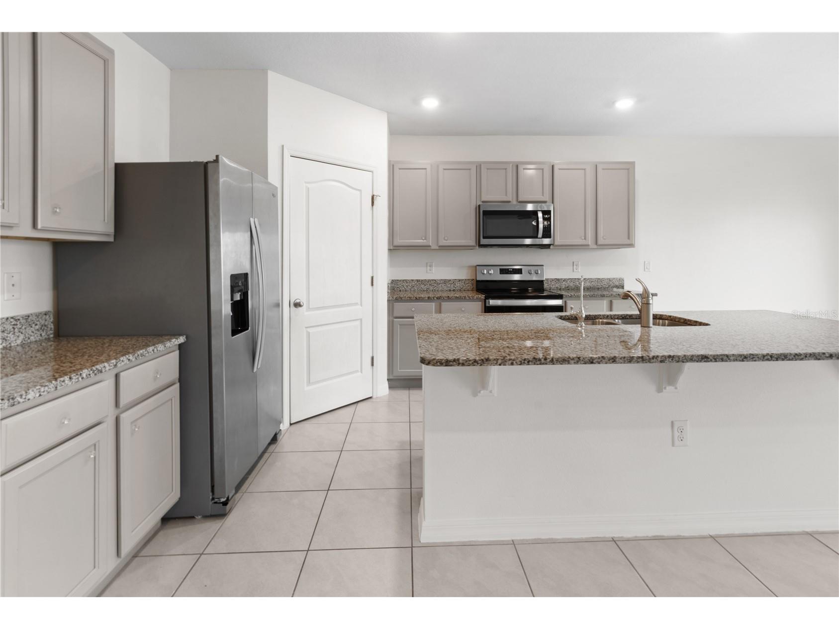 2651 Grandbury Grove Road Lakeland FL 33811 L4958127 image4