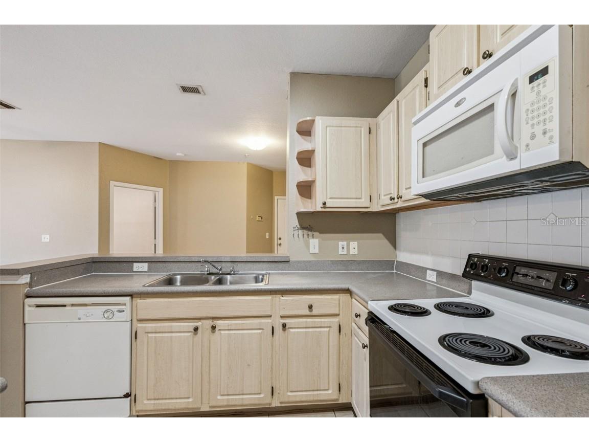 2651 Maitland Crossing Way #103 Orlando FL 32810 O6360970 image8