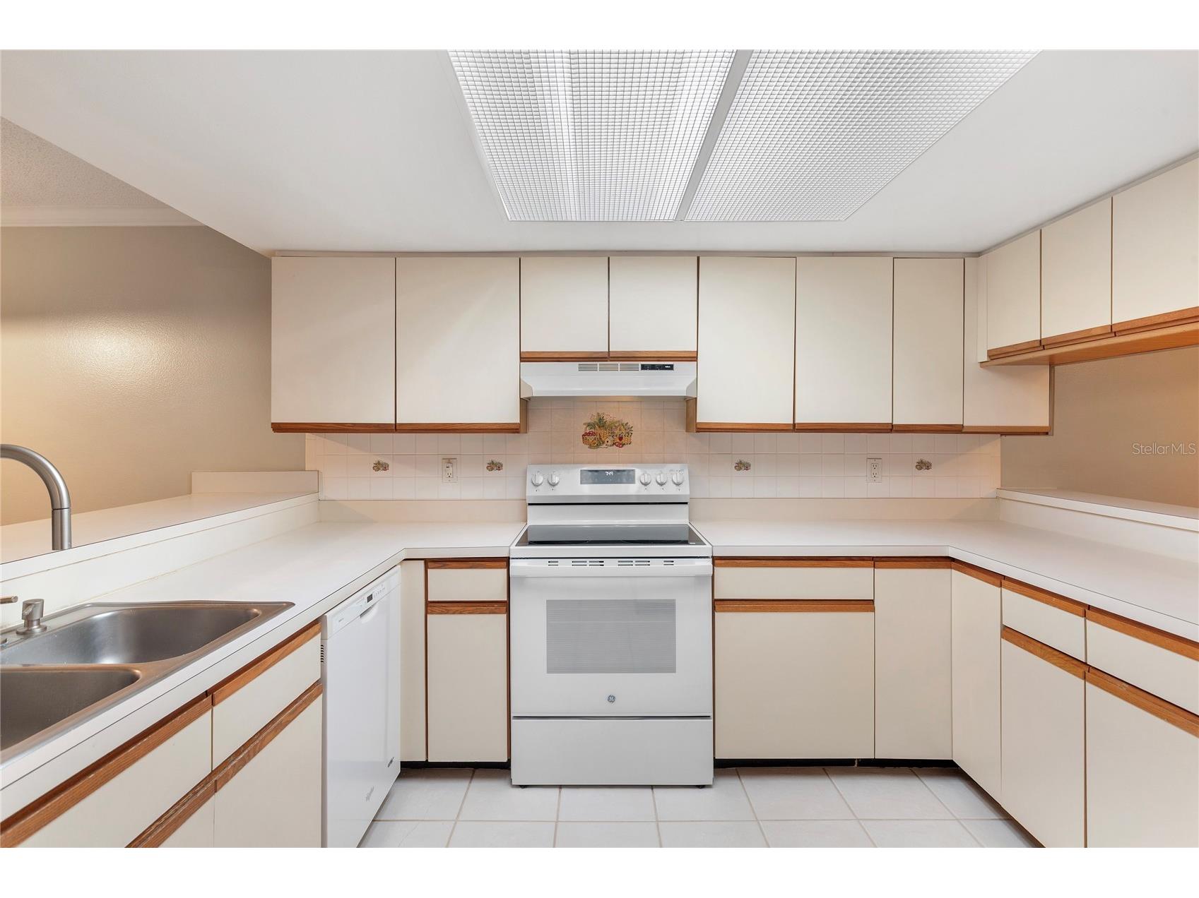 2651 Michael Place #104 Dunedin FL 34698 TB8508359 image4