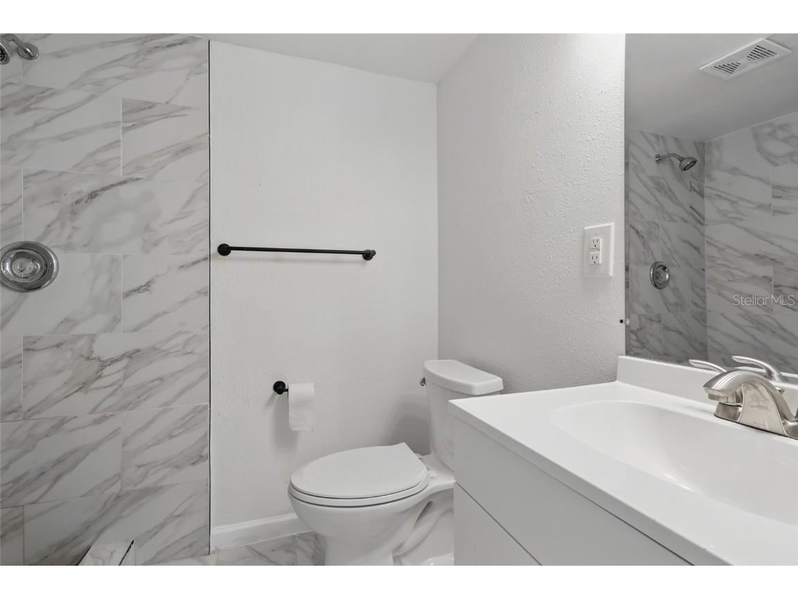 2652 26th Street Sarasota FL 34234 A4653670 image14