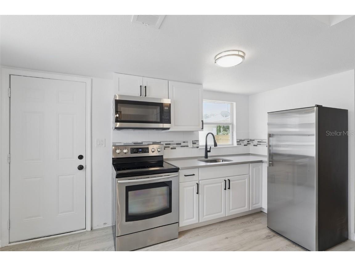 2652 26th Street Sarasota FL 34234 A4653670 image6