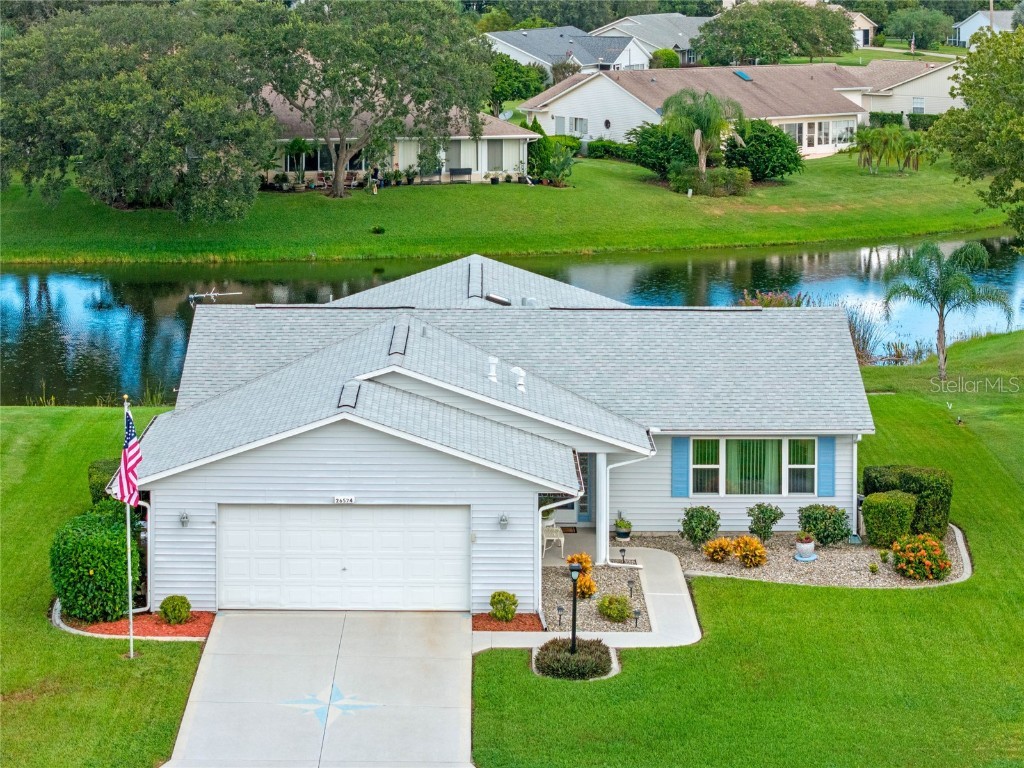 26524 Evert Street Leesburg FL 34748 - LAKE EVERT O6235925 image1