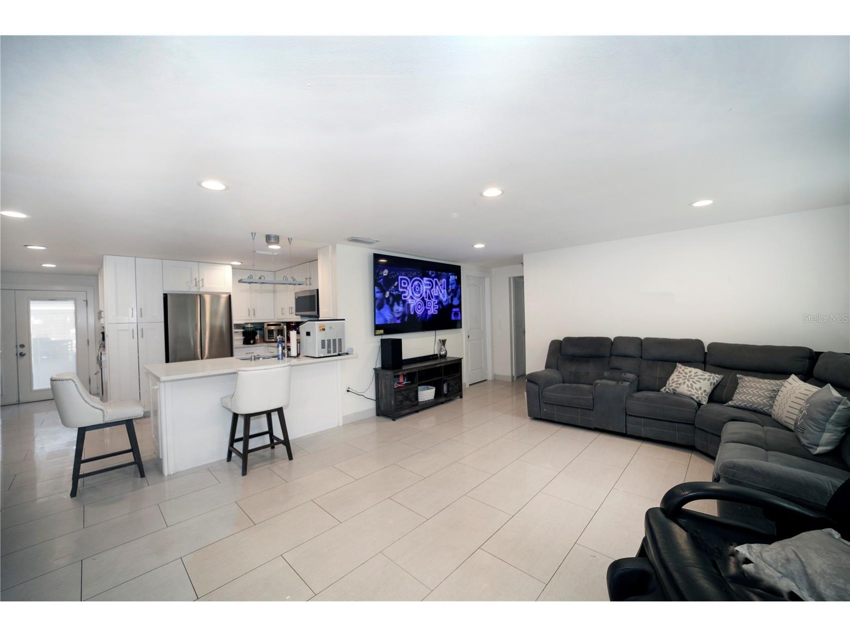 2653 22nd Street Sarasota FL 34234 A4681709 image2