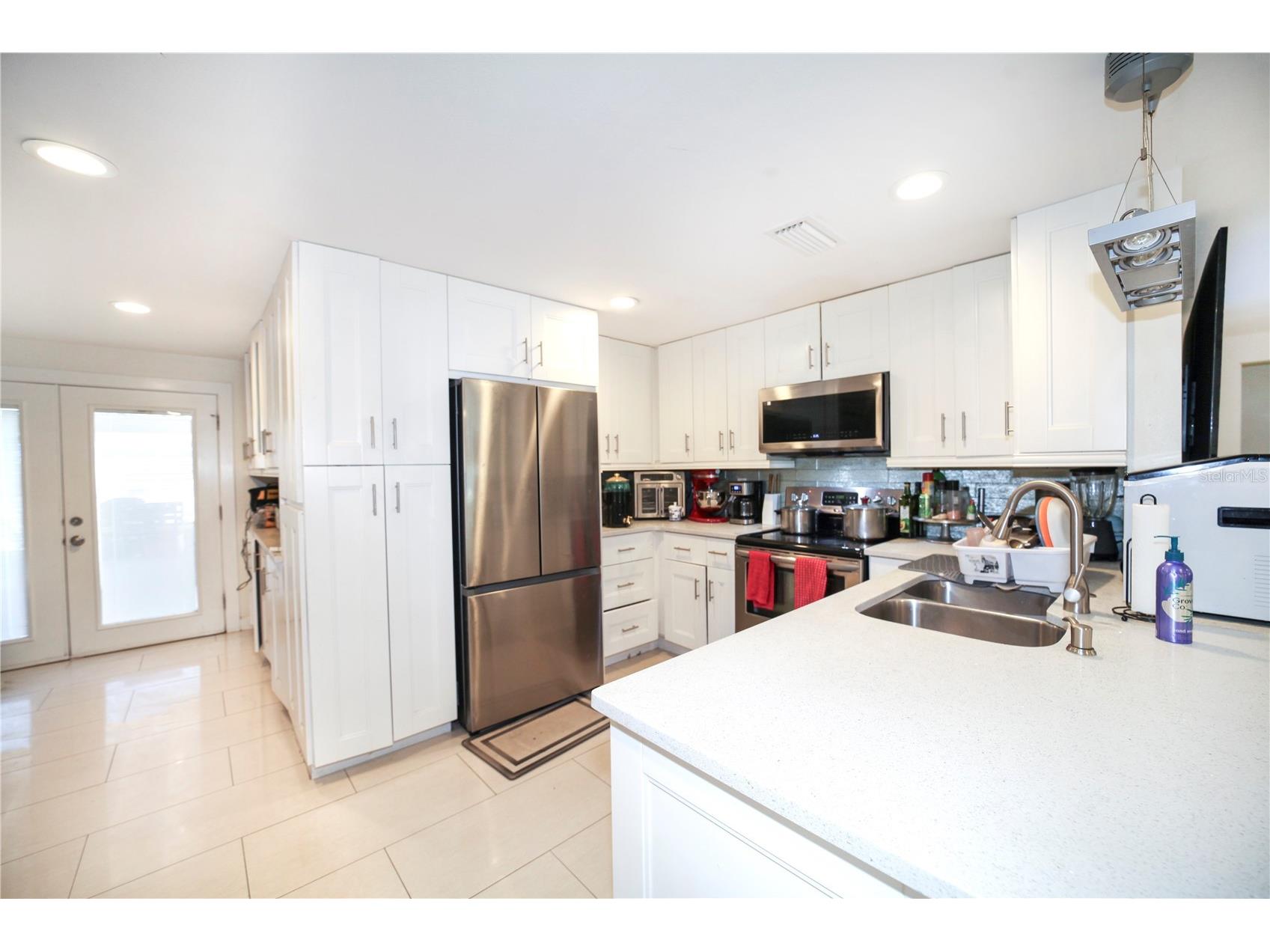 2653 22nd Street Sarasota FL 34234 A4681709 image3