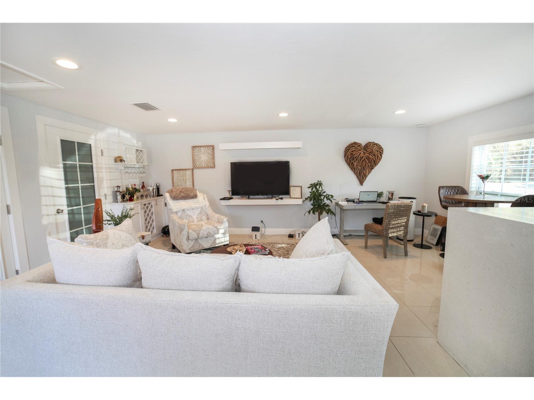 2653 22nd Street Sarasota FL 34234 A4681709 image9