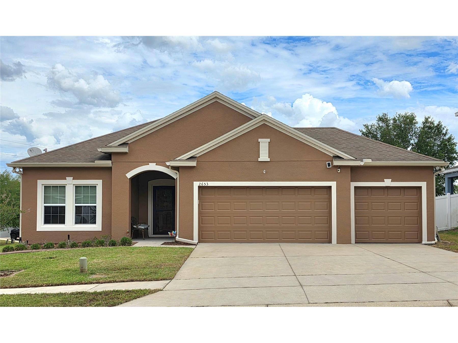 2653 Limerick Circle Grand Island FL 32735 G5111374 image1