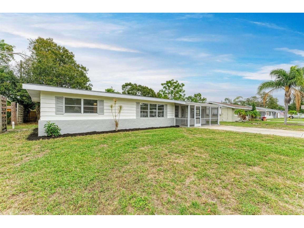 2653 Trinidad Street Sarasota FL 34231 A4593353 image1