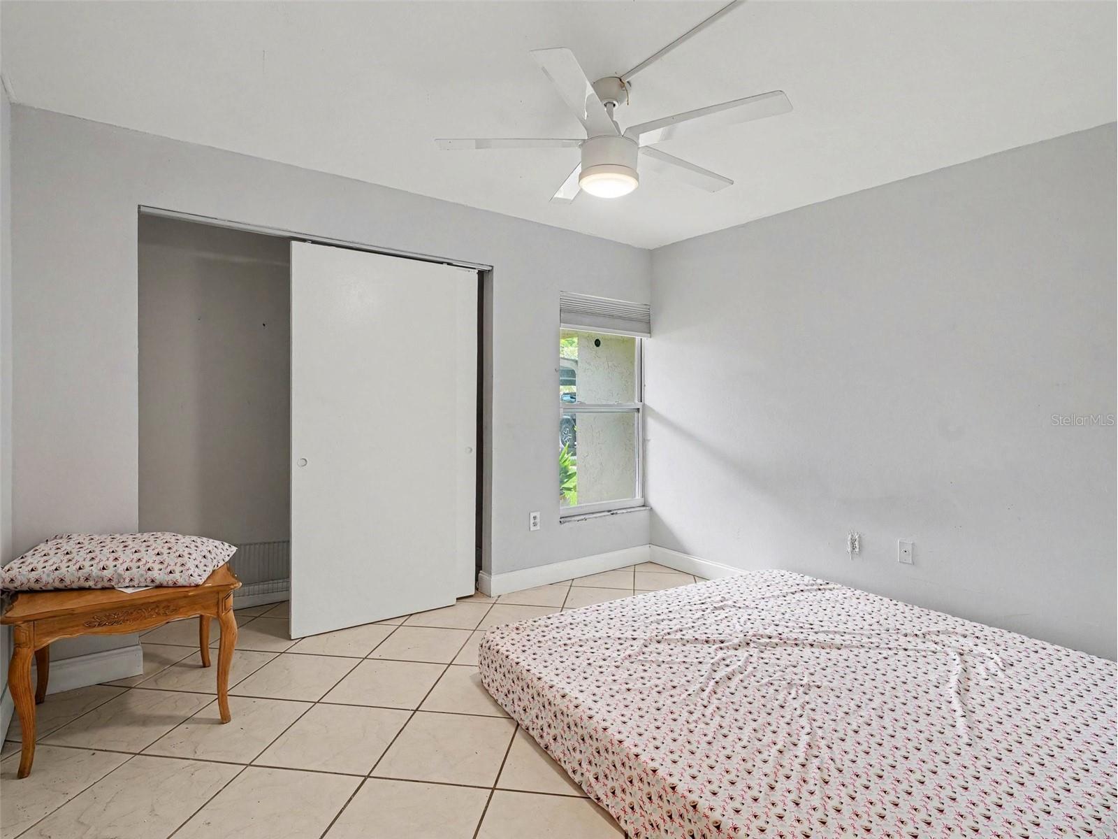 2653 Woodgate Lane #E-3 Sarasota FL 34231 A4696931 image10