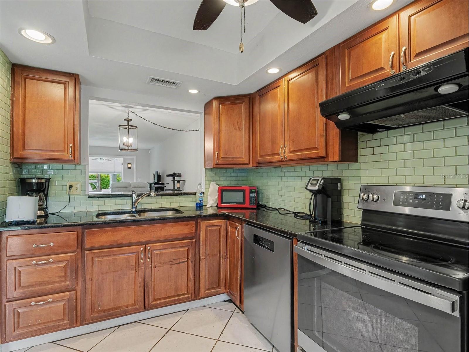 2653 Woodgate Lane #E-3 Sarasota FL 34231 A4696931 image4