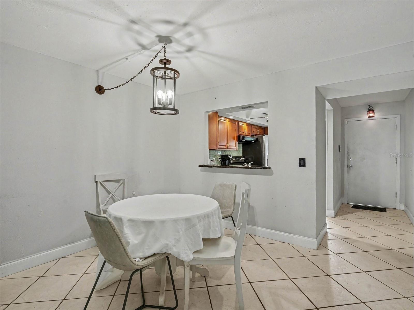 2653 Woodgate Lane #E-3 Sarasota FL 34231 A4696931 image6