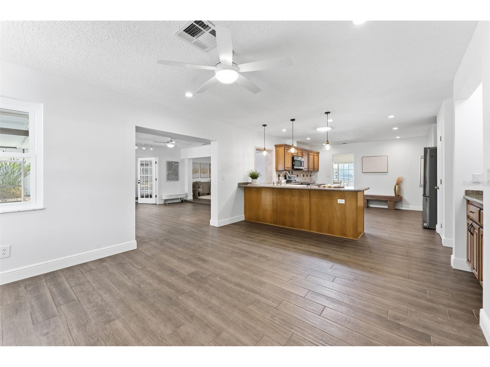 2654 Clubhouse Drive N Clearwater FL 33761 TB8480860 image11