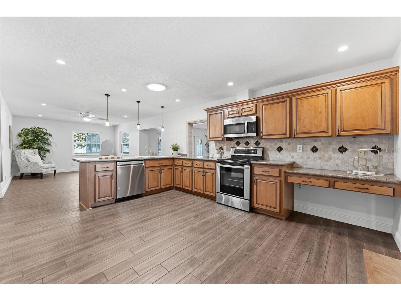 2654 Clubhouse Drive N Clearwater FL 33761 TB8480860 image13