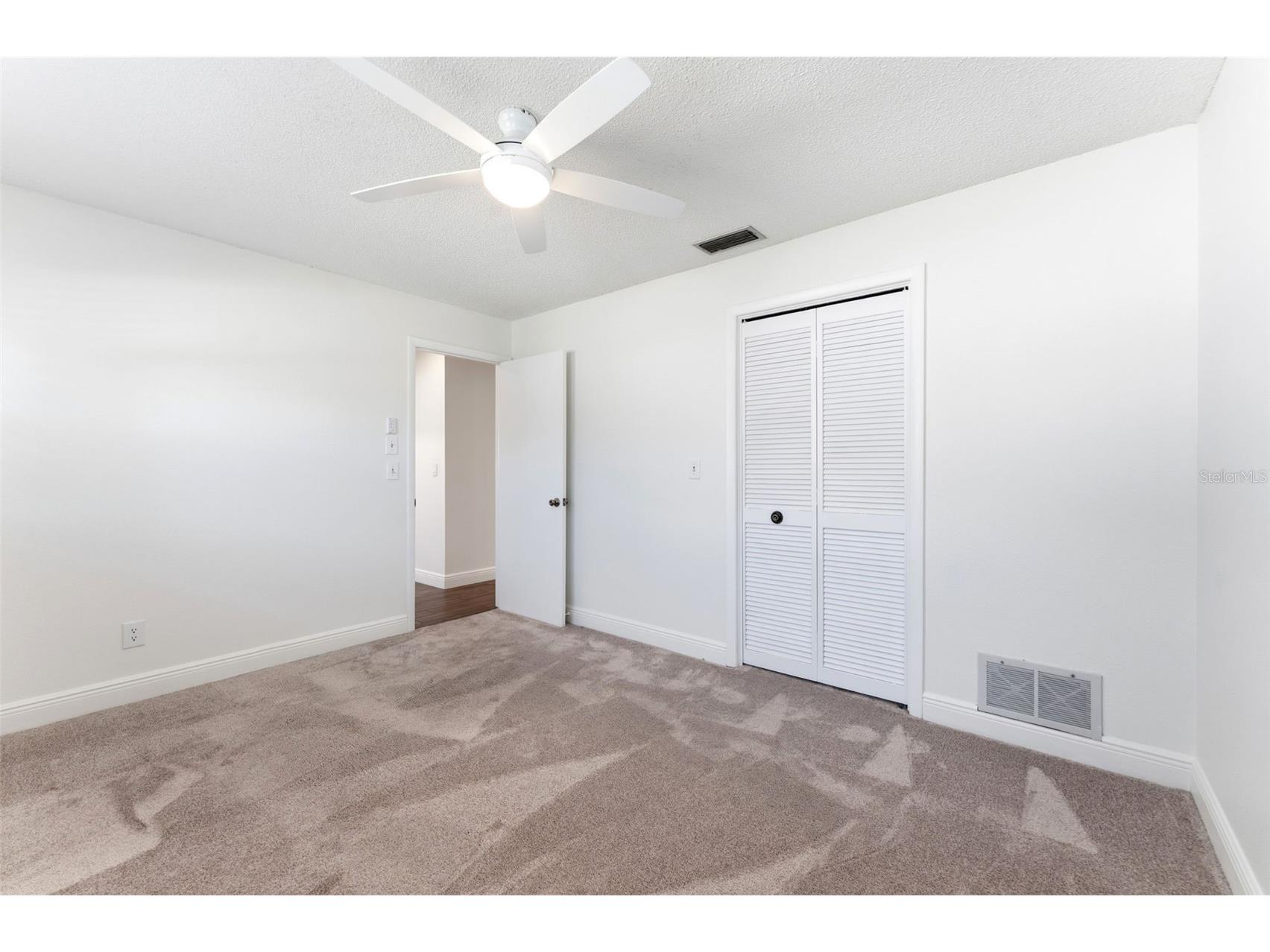 2654 Clubhouse Drive N Clearwater FL 33761 TB8480860 image25