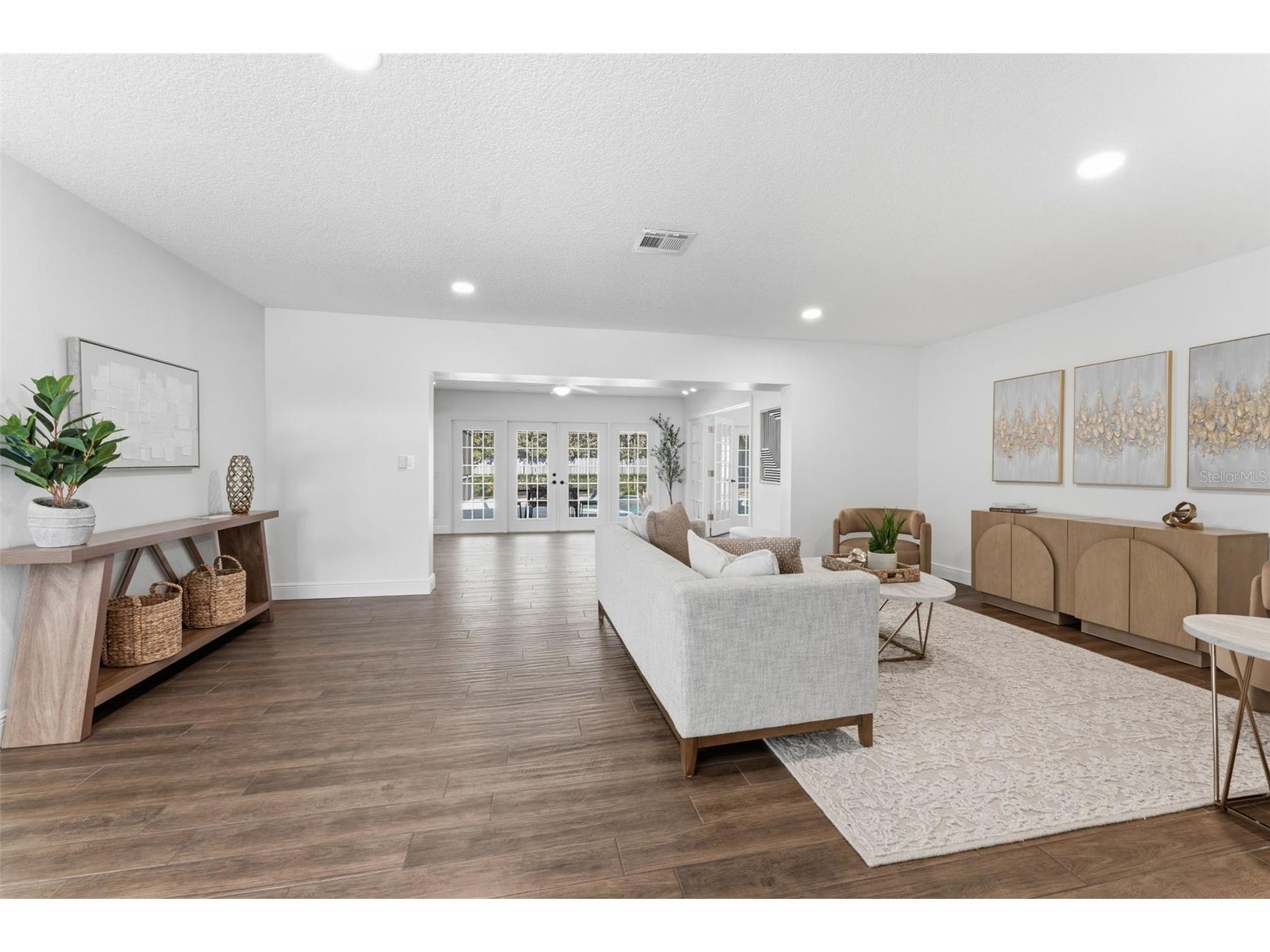 2654 Clubhouse Drive N Clearwater FL 33761 TB8480860 image3