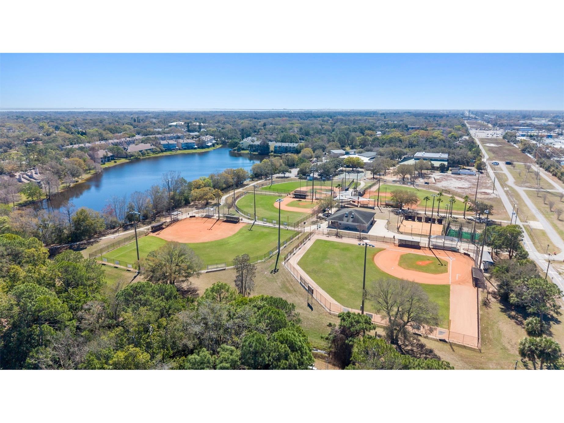 2654 Clubhouse Drive N Clearwater FL 33761 TB8480860 image47