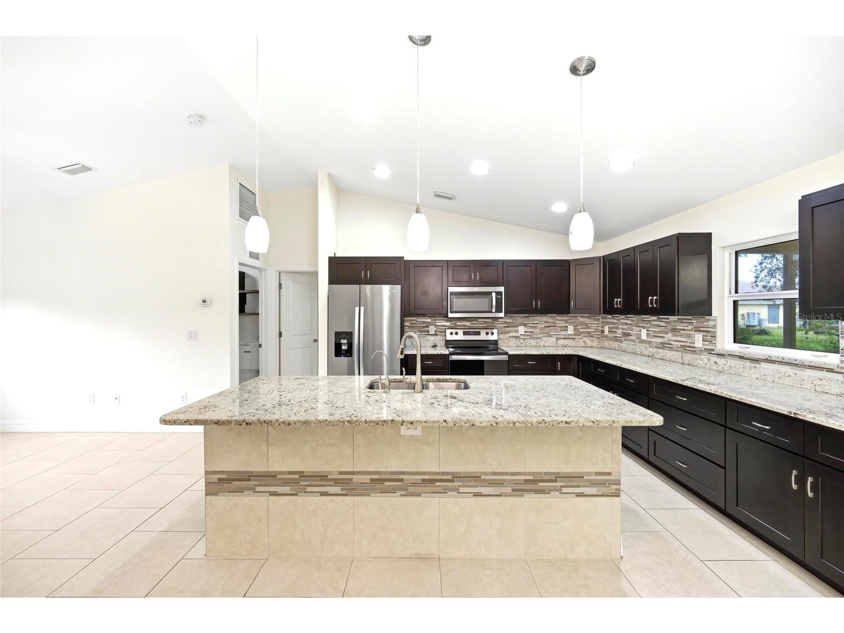 2654 Inland Avenue North Port FL 34288 C7525729 image10