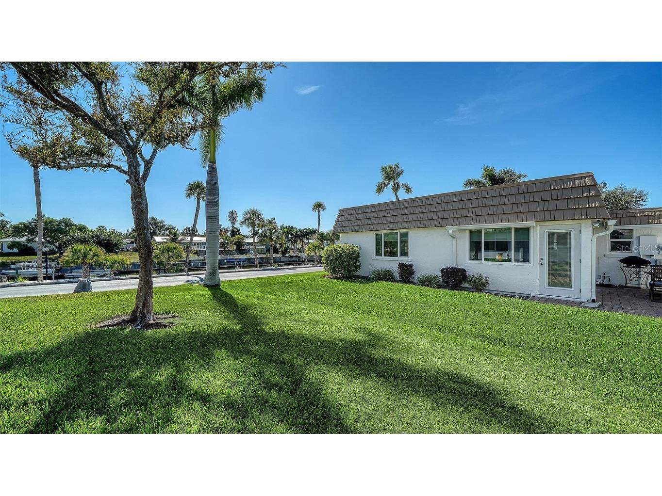 2657 Riverbluff Parkway #V122 Sarasota FL 34231 A4673238 image25