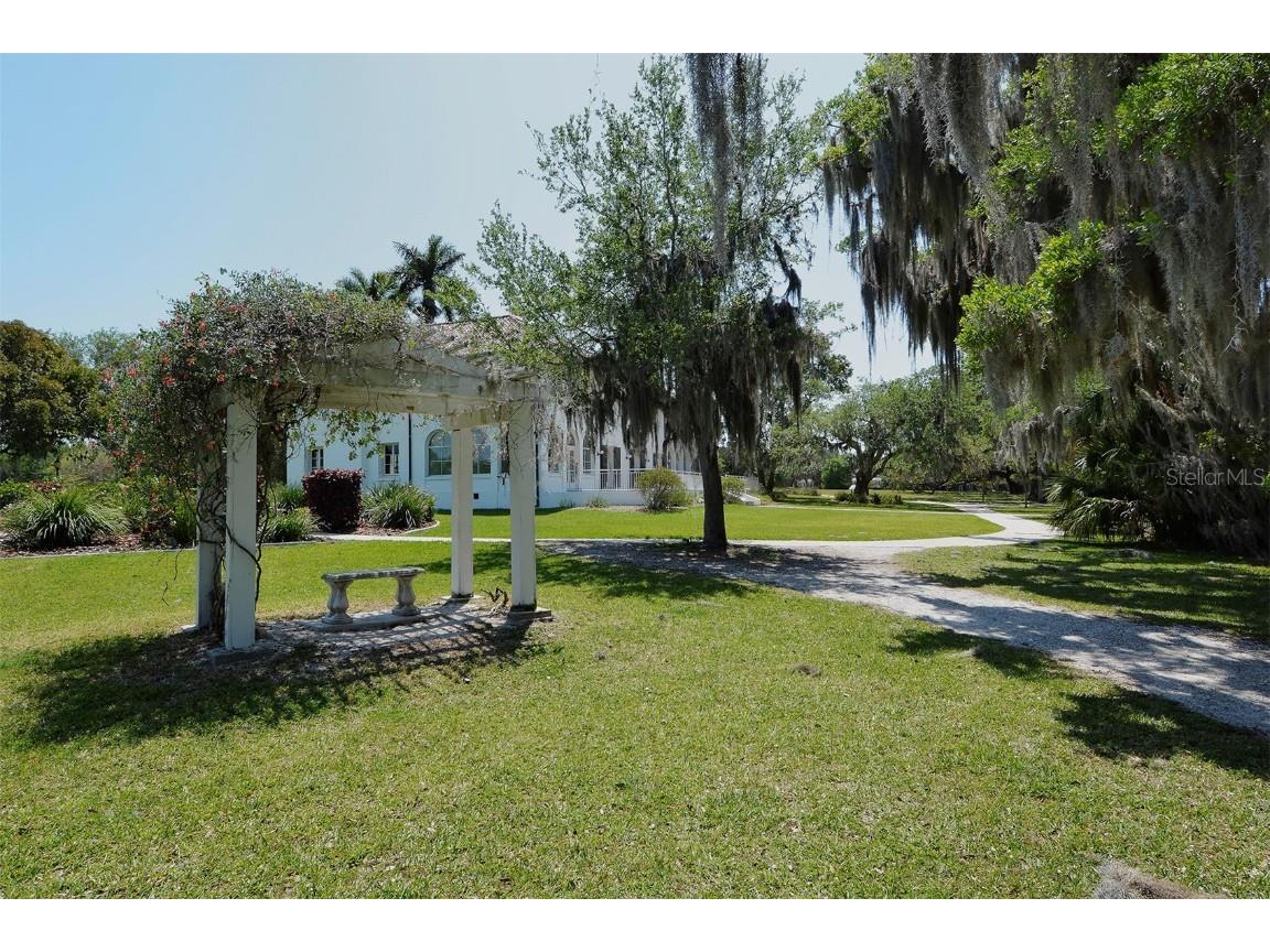 2657 Riverbluff Parkway #V122 Sarasota FL 34231 A4673238 image43