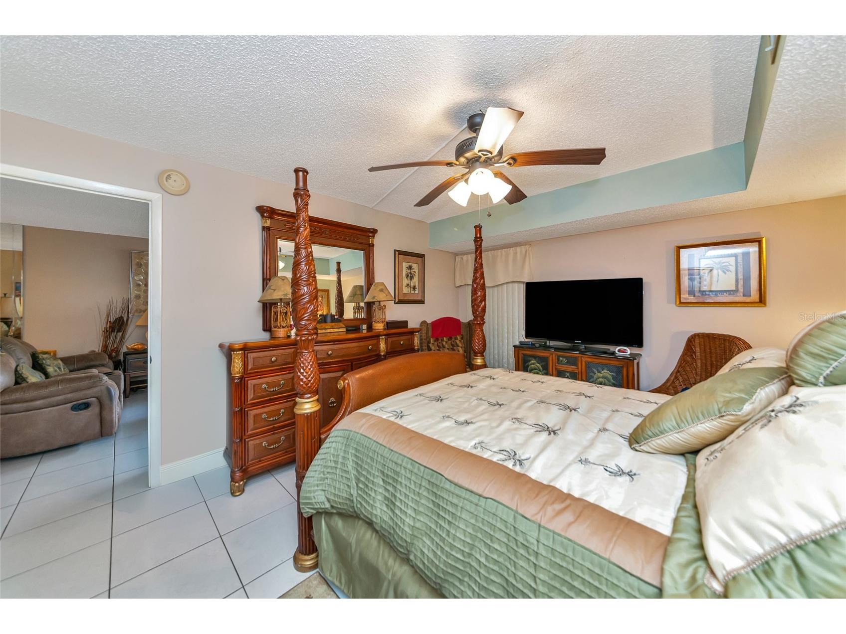 2657 Woodgate Lane #E4 Sarasota FL 34231 A4686420 image12