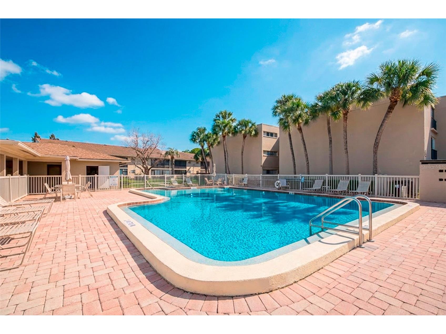 2657 Woodgate Lane #E4 Sarasota FL 34231 A4686420 image20