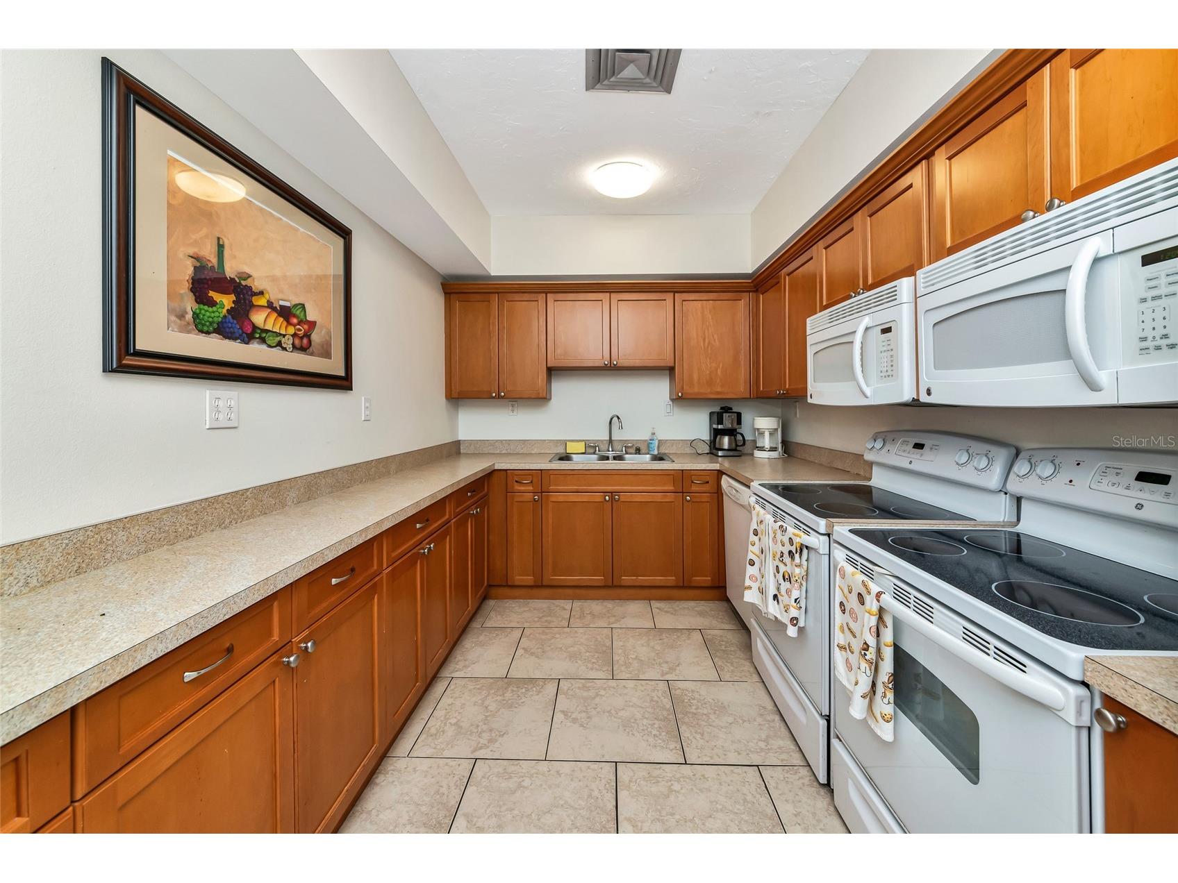 2657 Woodgate Lane #E4 Sarasota FL 34231 A4686420 image23