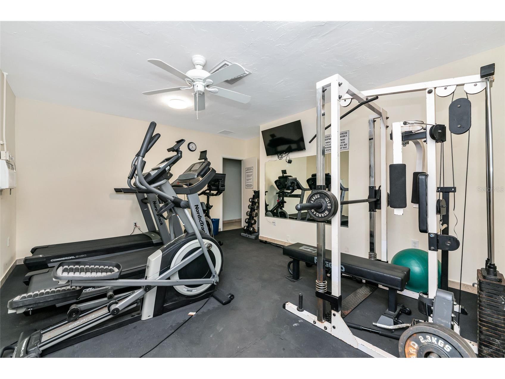 2657 Woodgate Lane #E4 Sarasota FL 34231 A4686420 image24