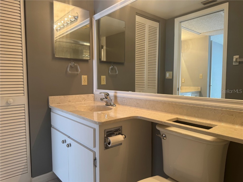 266 Cerromar Way S #55 Venice FL 34293 N6131800 image17