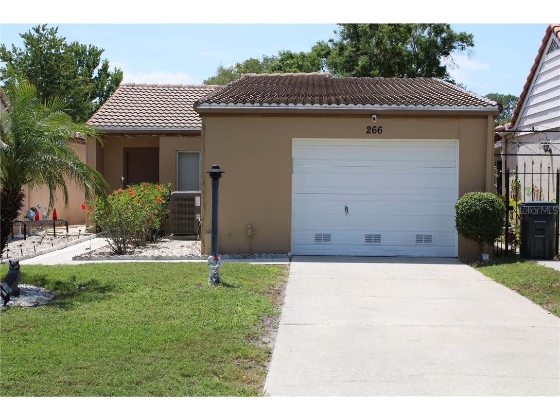 266 Las Flores Winter Haven FL 33884 P4934605 image1