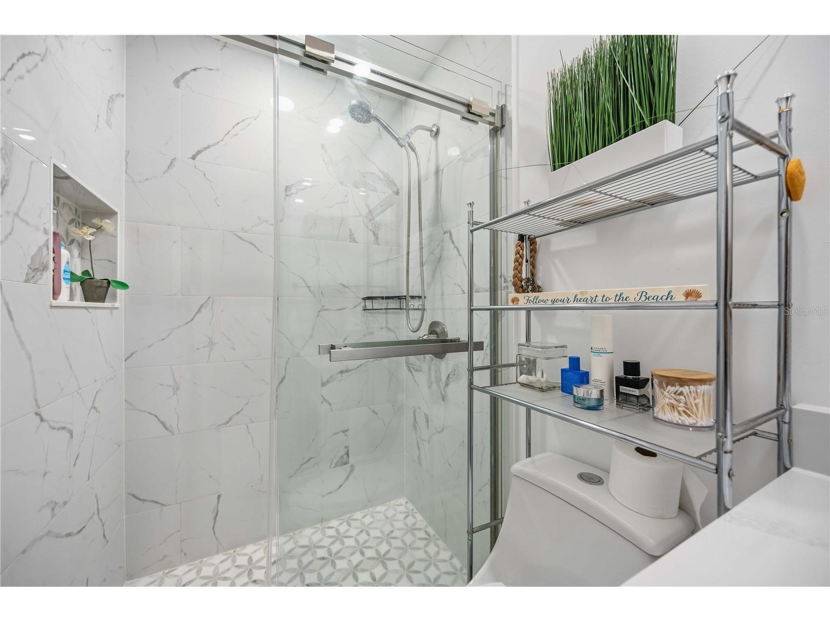 266 Oak Hill Drive #34 Sarasota FL 34232 A4696620 image12