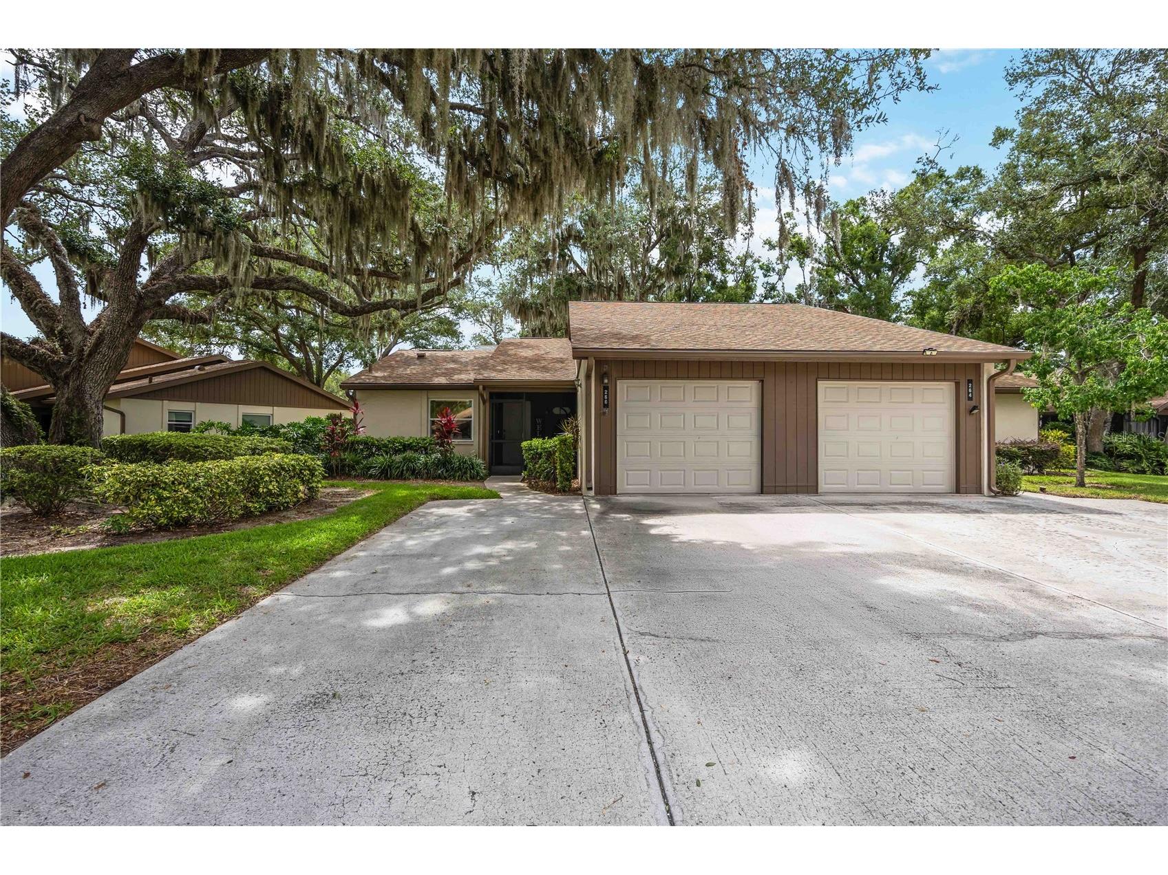 266 Oak Hill Drive #34 Sarasota FL 34232 A4696620 image2