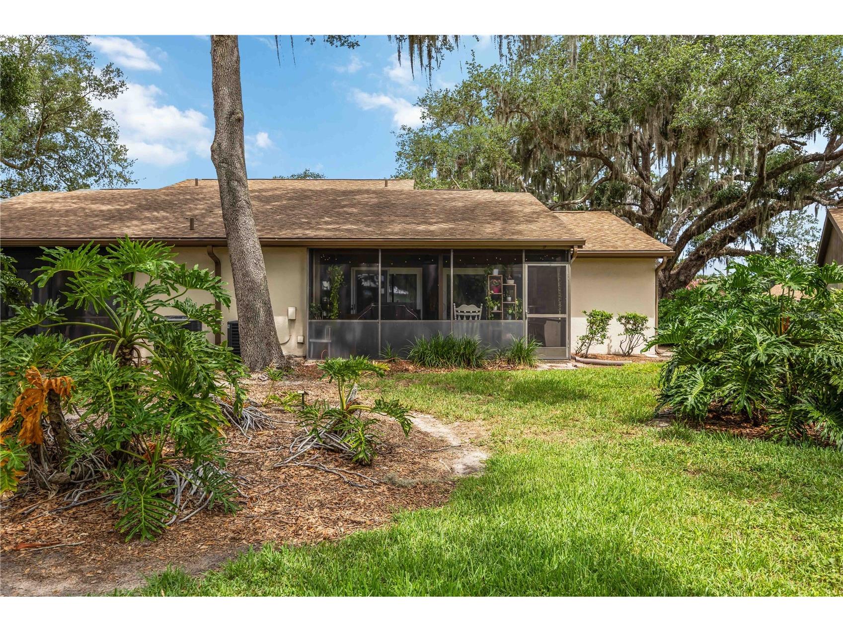 266 Oak Hill Drive #34 Sarasota FL 34232 A4696620 image20