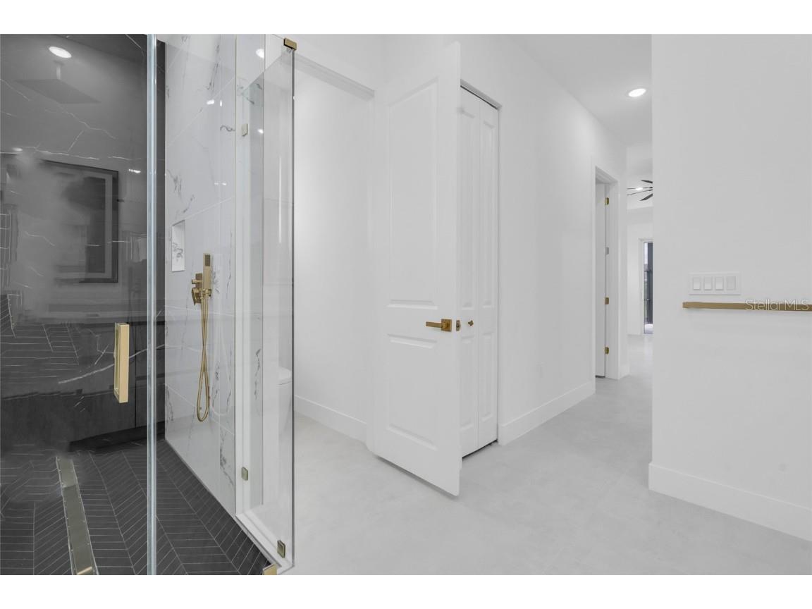 266 W Pine Valley Lane Rotonda West FL 33947 A4658565 image19