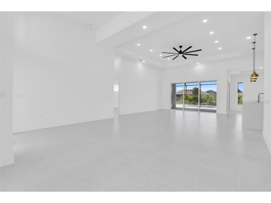 266 W Pine Valley Lane Rotonda West FL 33947 A4658565 image6