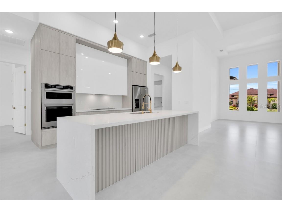 266 W Pine Valley Lane Rotonda West FL 33947 A4658565 image8