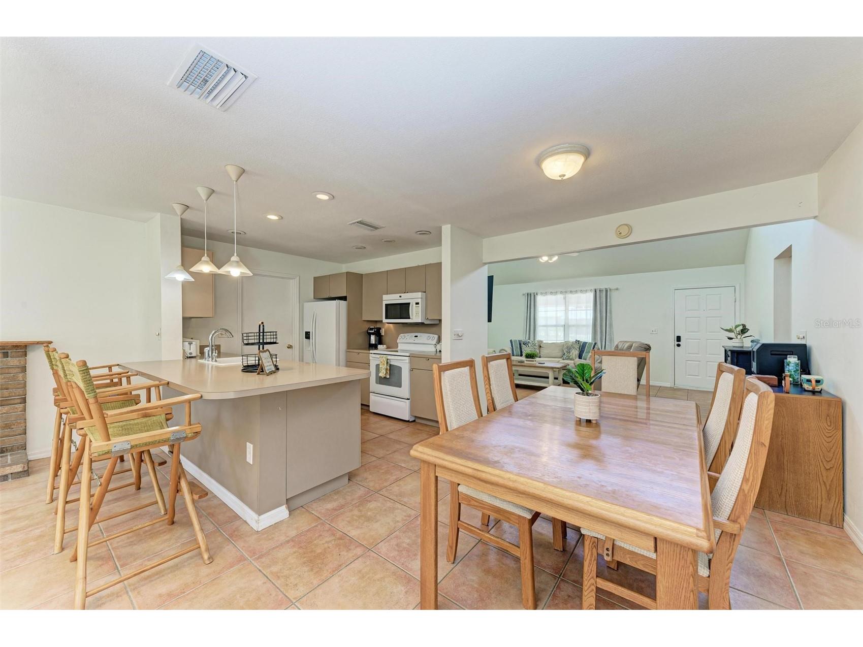 2660 Davis Boulevard Sarasota FL 34237 A4676514 image17