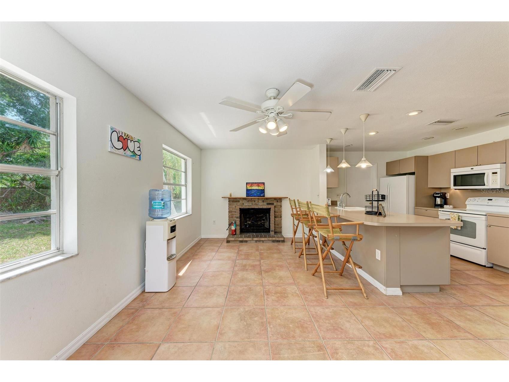 2660 Davis Boulevard Sarasota FL 34237 A4676514 image18