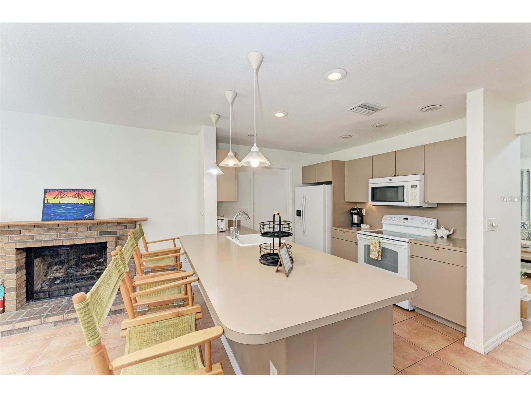 2660 Davis Boulevard Sarasota FL 34237 A4676514 image22