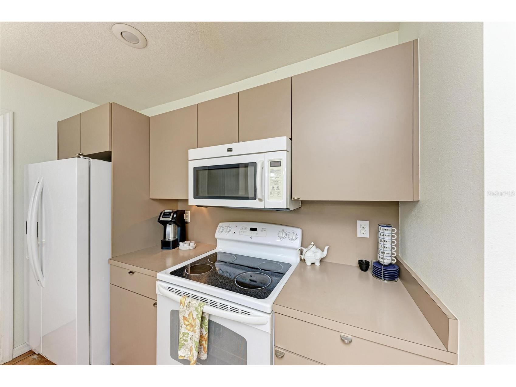 2660 Davis Boulevard Sarasota FL 34237 A4676514 image24